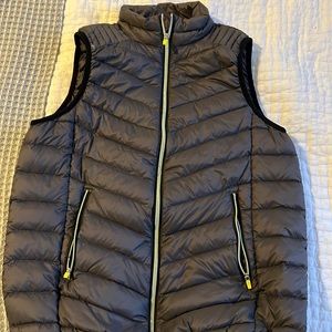 Fabletics grey/black puffy vest